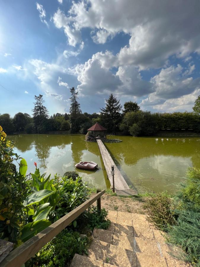 Lake Noble Saint-Germain-l'Aiguiller Eksteriør billede
